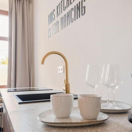 City Lounge Appartement Am Hauptbahnhof Sankt Polten Bagian luar foto