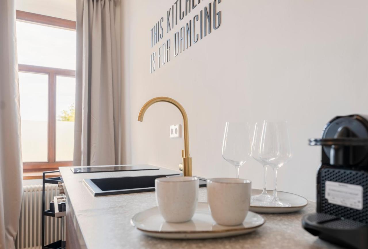 City Lounge Appartement Am Hauptbahnhof Sankt Polten Bagian luar foto