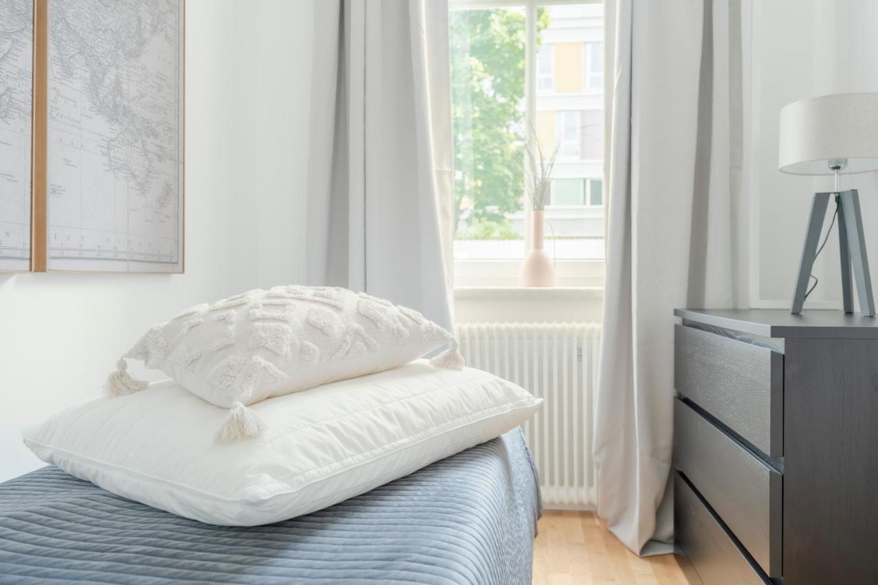 City Lounge Appartement Am Hauptbahnhof Sankt Polten Bagian luar foto