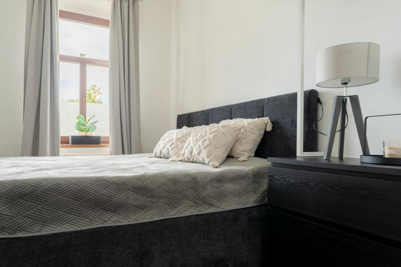City Lounge Appartement Am Hauptbahnhof Sankt Polten Bagian luar foto